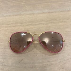 Hot Pink Ray Bans good condition.  Small scratch on left lens.